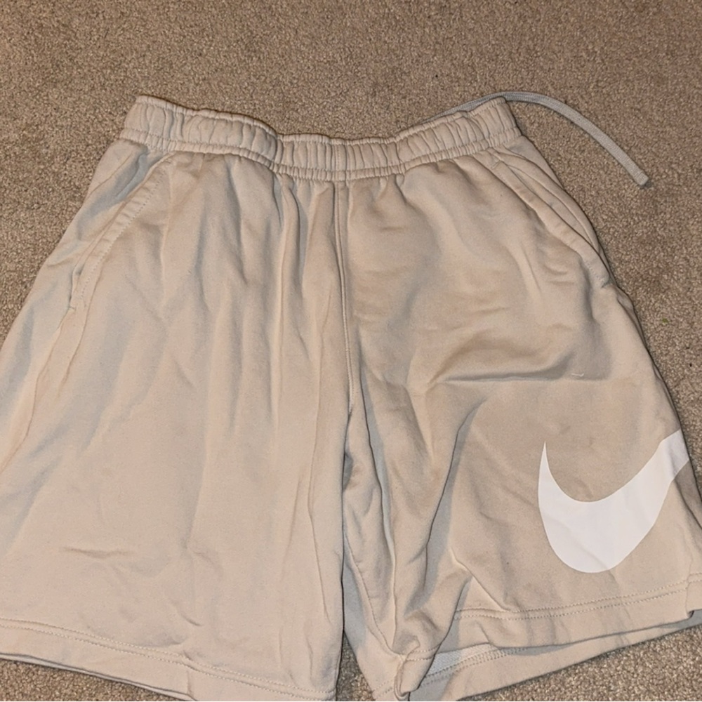 Beige Nike Shorts L